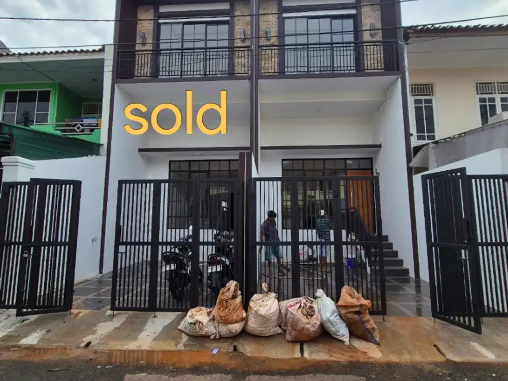 Rumah Bagus 3 Lantai Di Pondok Kelapa Dekat Stasiun Lrt