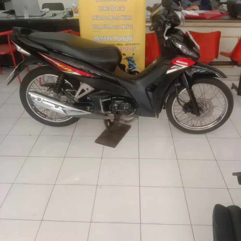 HONDA REVO TH 2024 KREDIT DP 0  MOTOR MURAH MERPATI MONJALI