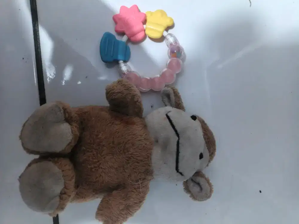 Mainan dan boneka untuk bayi