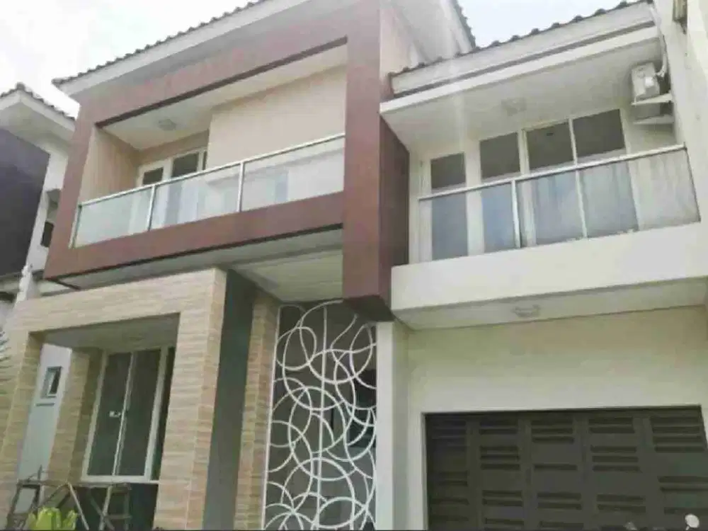 DISEWAKAN RUMAH DALAM CLUSTER, KAWASAN STRATEGIS, DEKAT SEKOLAH DAN PUSAT KULINER