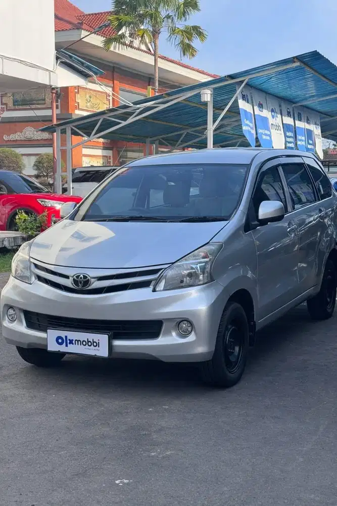 DP Rendah - Toyota Avanza 1.3 E Bensin MT 2015 Silver
