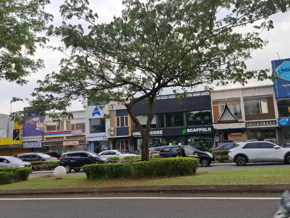 RUKO MURAH JUAL CEPAT HADAP JALAN RAYA BOULEVARD KOTA WISATA CIBUBUR JAKARTA TIMUR