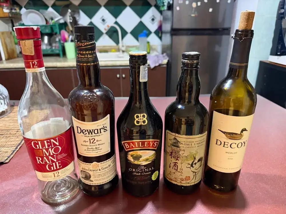 Botol kosong buat pajangan