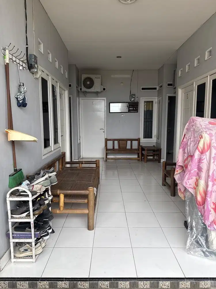Mamah Lola KOST