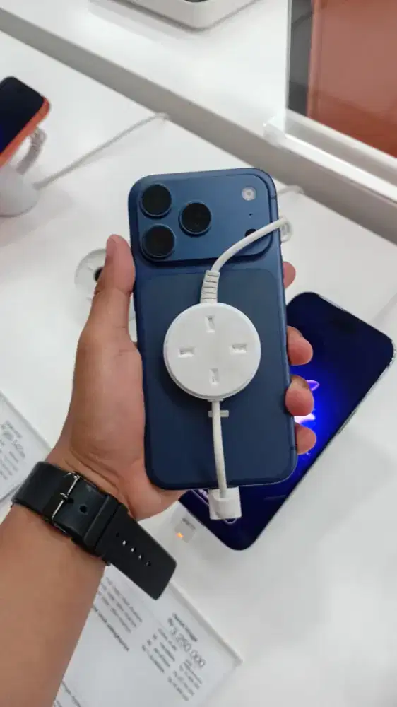 READY IPHONE 17 PRO MAX KREDIT INDODANA BUNGA 0%