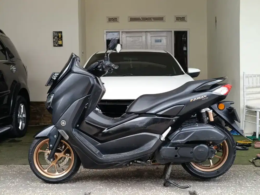 Nmax tahun 2022 low km 24rb/tt boleh gan cash lebih bagus
