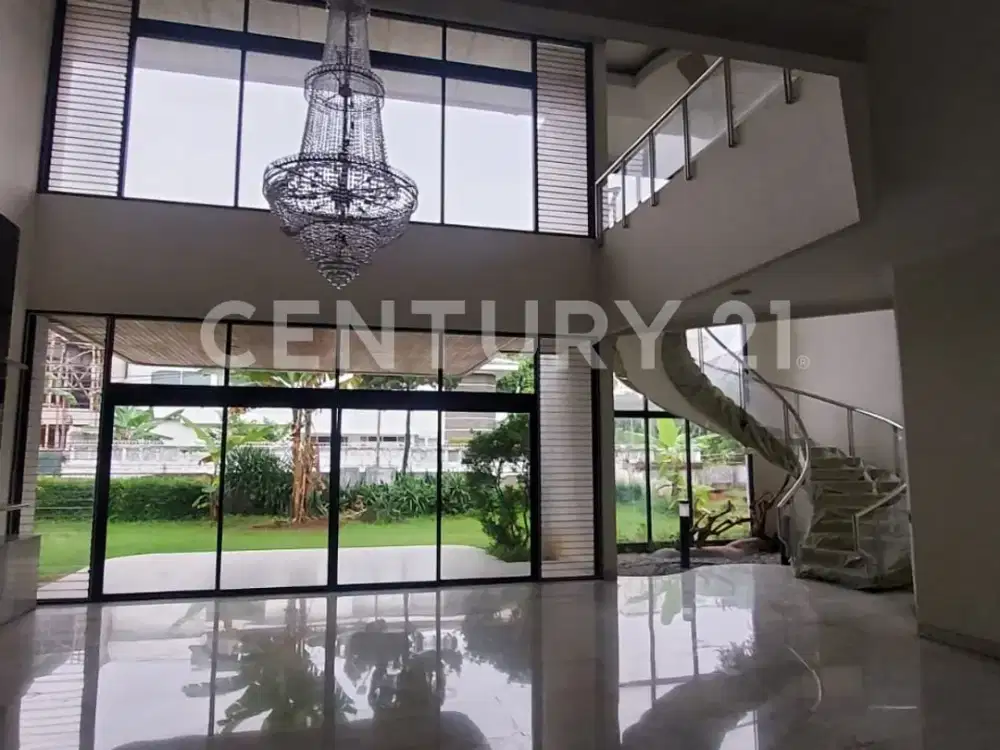 Rumah Besar Parkir Luas Cocok Kantor Jalan Utama Di Permata Hijau