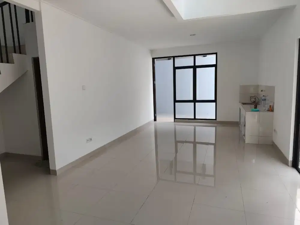 Fefc. Rumah Disewakan di Summer Bliss Taman Simpruk