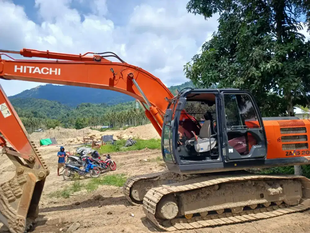 Excavator Hitachi ZX200-5G