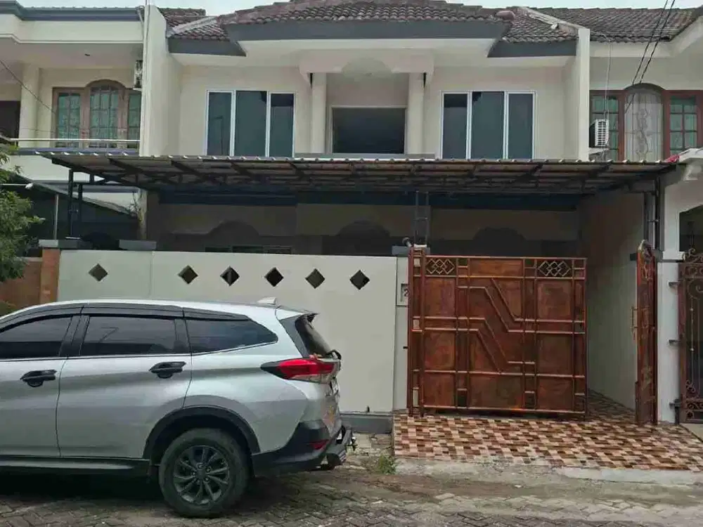 dijual rumah 2 lt, jalan luas, 8x18 daan mogot baru