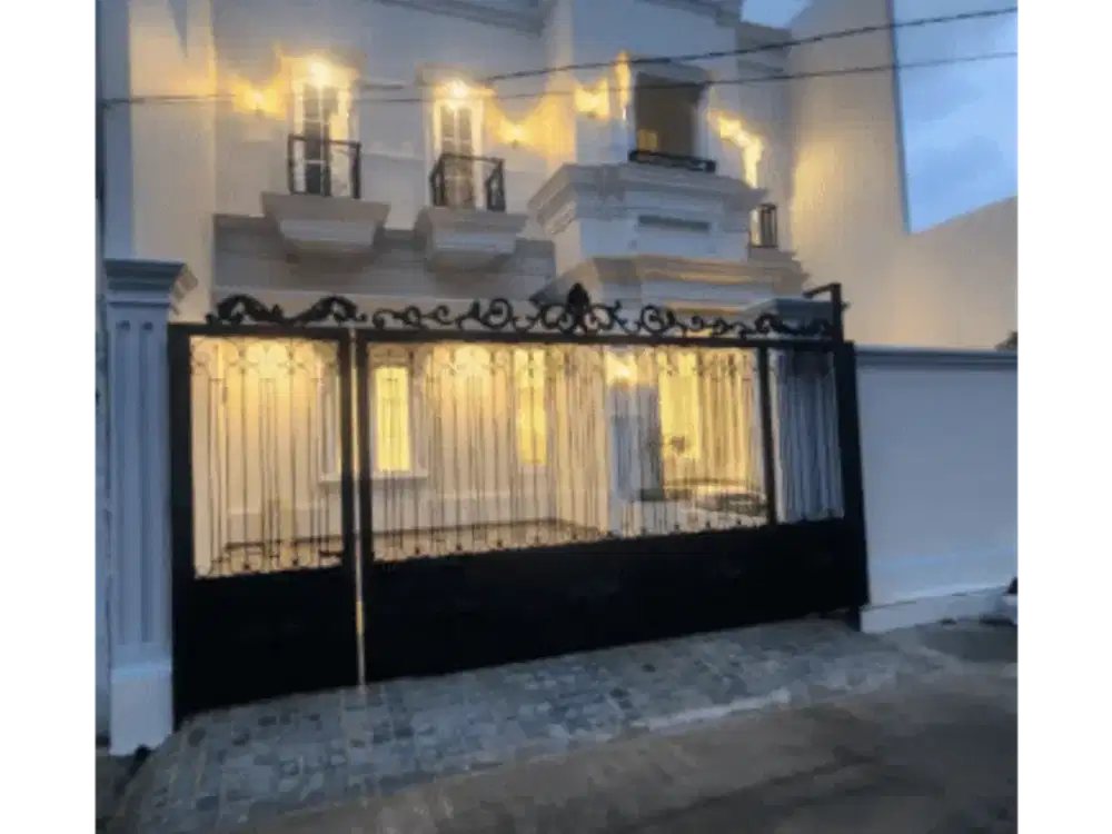 Dijual rumah baru 2 lt, 10x20, 4 kt. 4 km jalan luas komplek DPR joglo