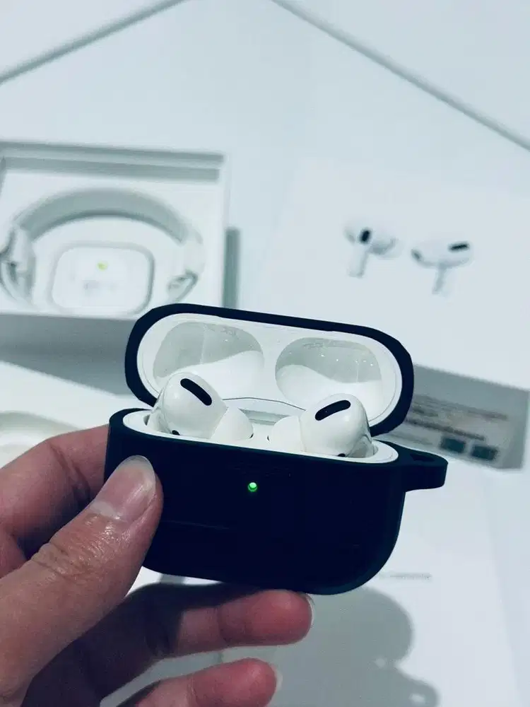 Airpods Pro gen1 with Wireless Charging Case