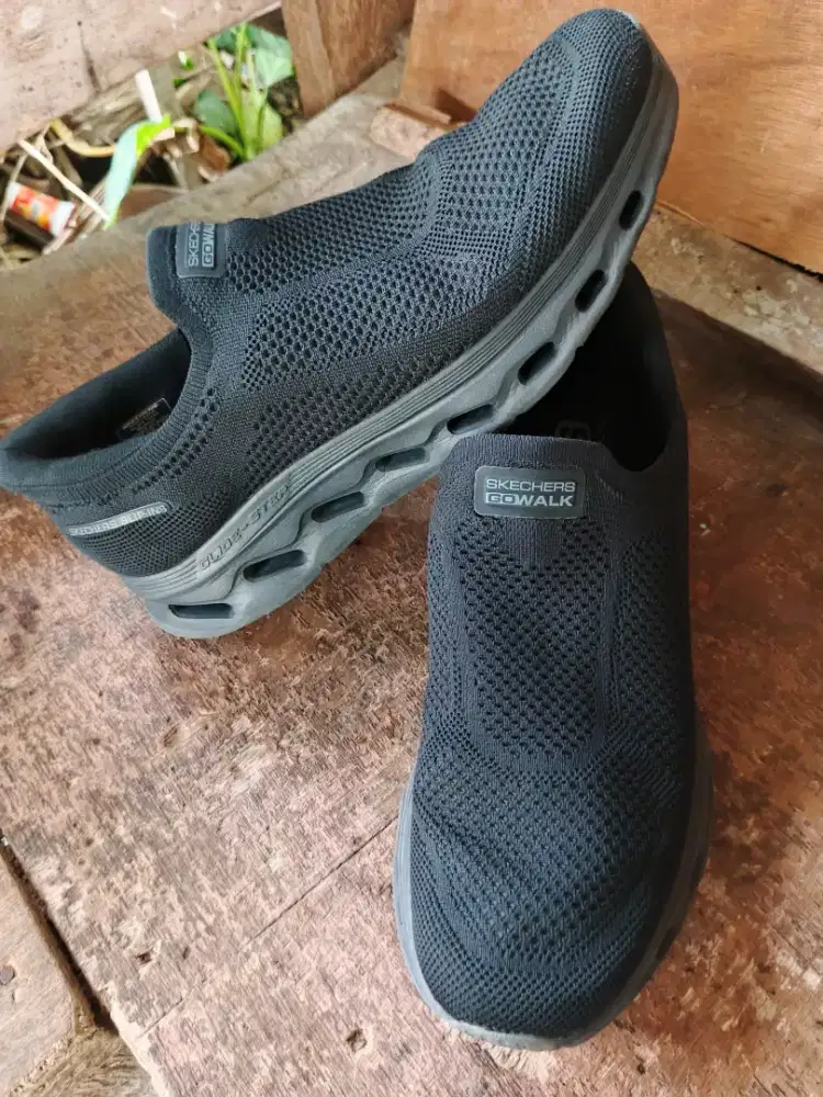 Jual sepatu Skechers slip on original size 45 bisa kirim bayar cod