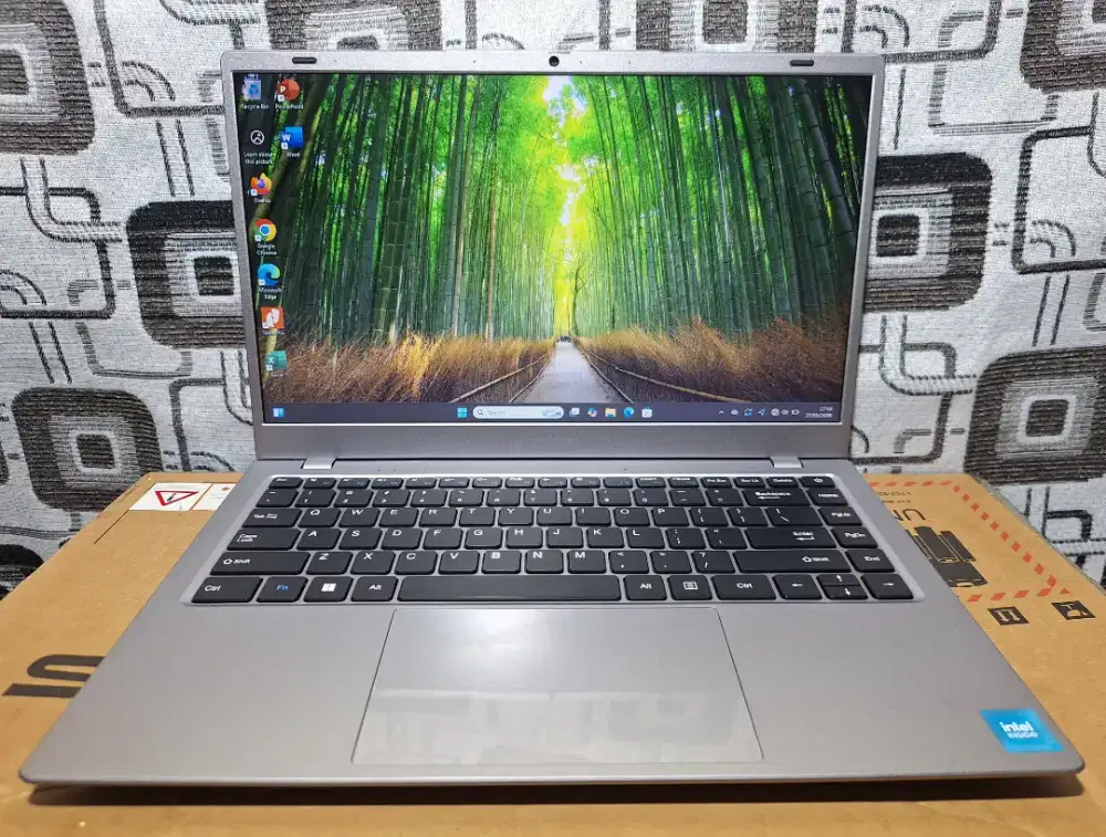 Laptop Advan Soulmate ram 4gb SSD fullset batre awet siap pakai
