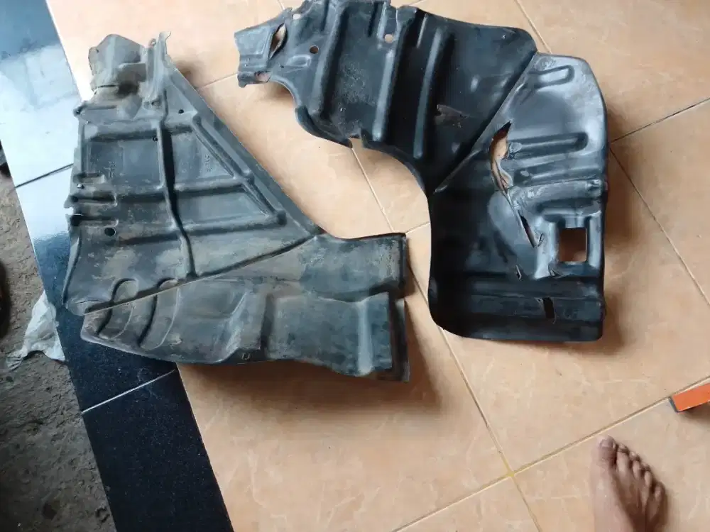 Di jual coper mesin bagian bawah mobil Starlet  kapsul.