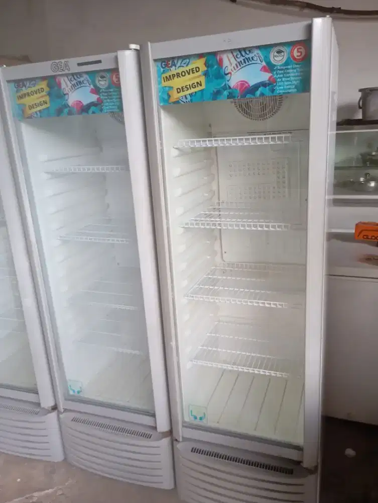 jual showcase 4/5 rak Normal Tinggal pakai saja