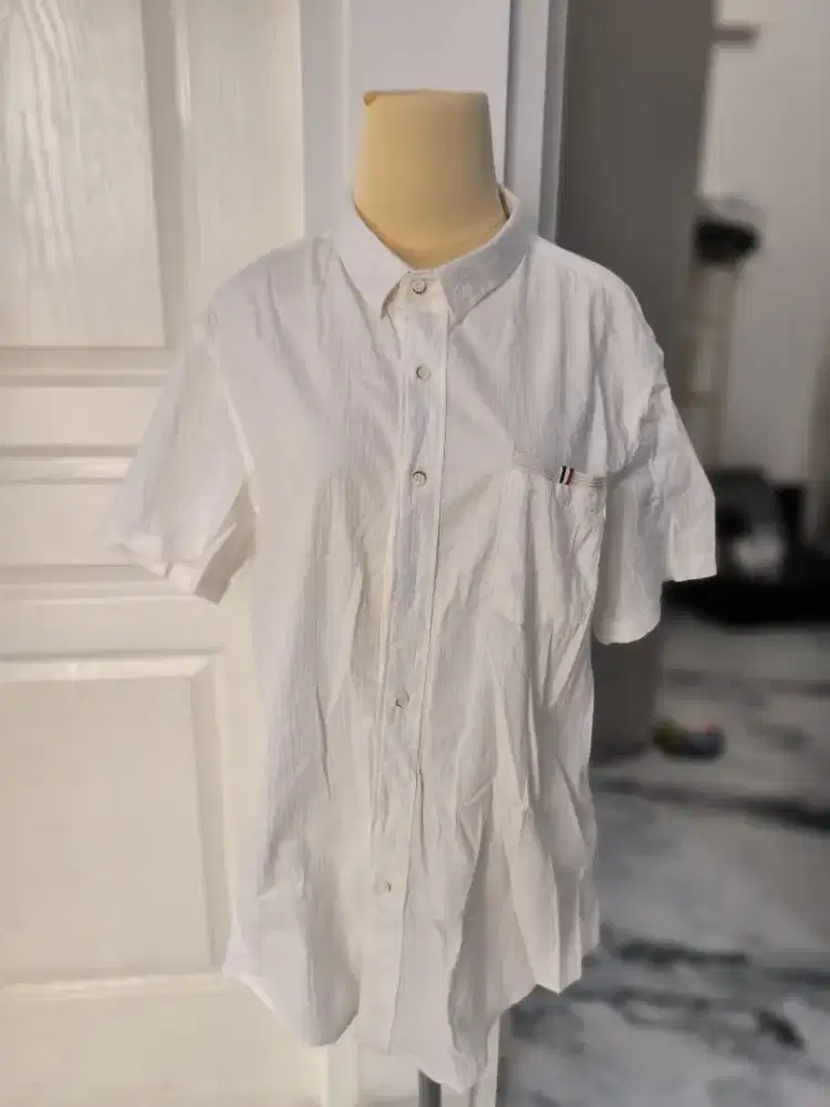 Kemeja Pria Gibino Lengan Pendek Putih