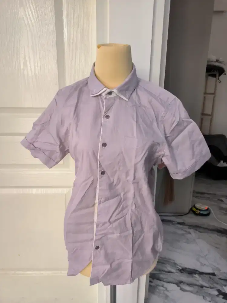 Kemeja Pria MOC Lengan Pendek Ungu muda