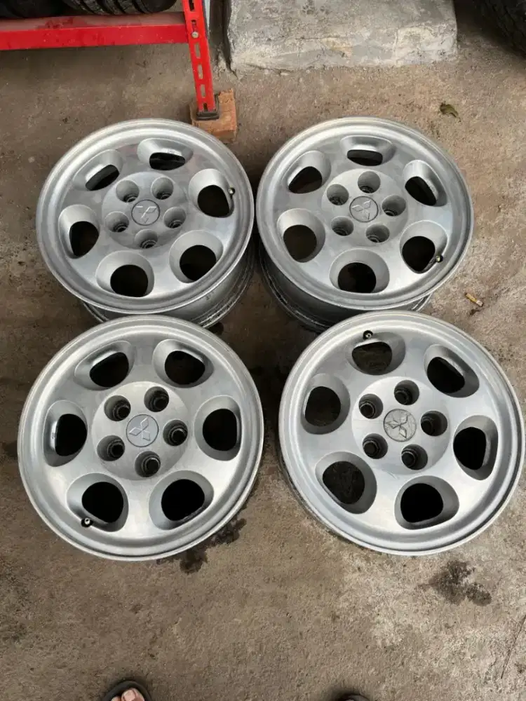 Velg original Mitsubishi kuda ring 15 pcd 5x114,3 4pcs