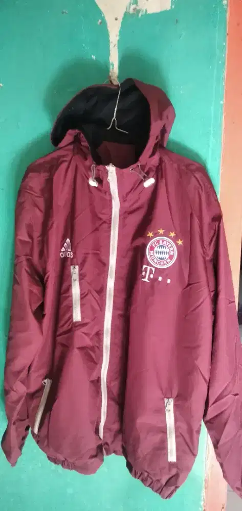 Jaket tracker bola bayern muenchen dan chelsea