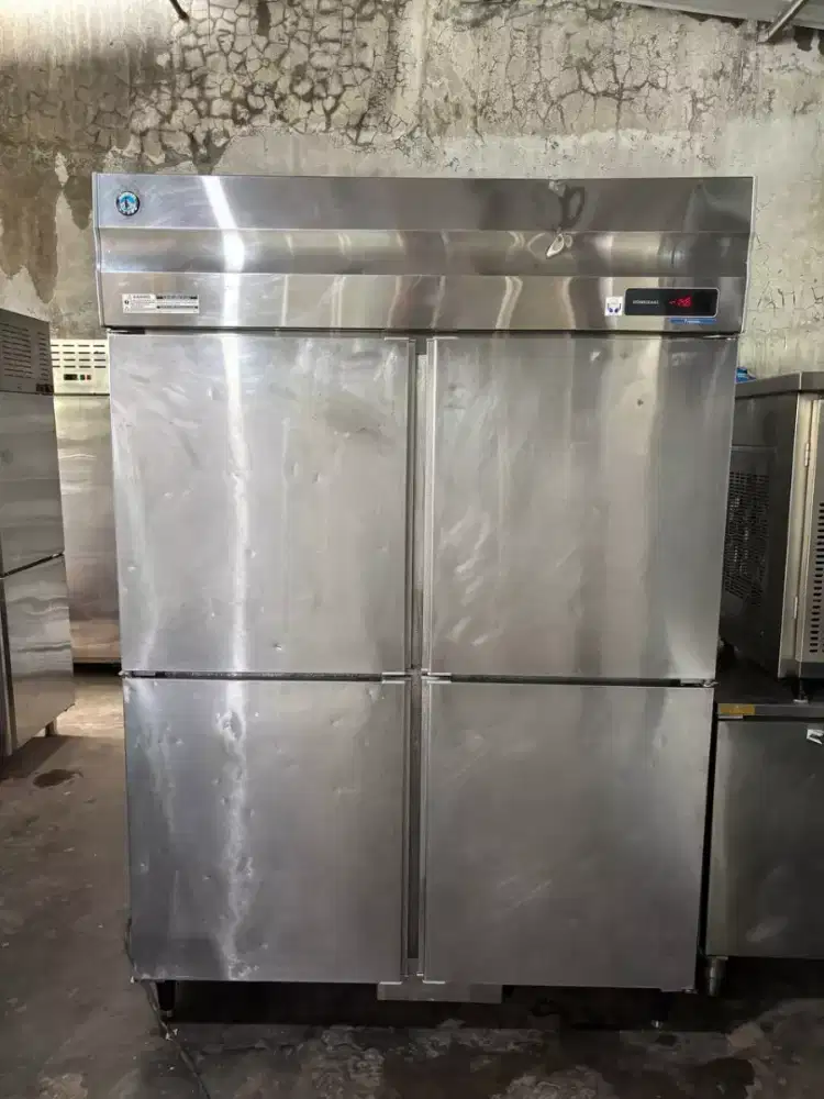 Uprigh frezer hosizaki 4 pintu