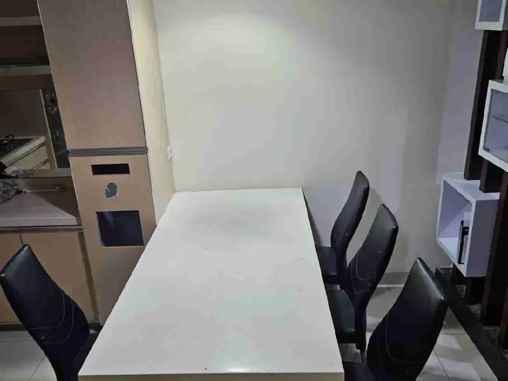 Sewa Rumah Furnish Rapi di Green Lake City dekat Puri