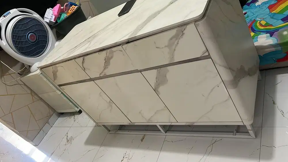 Di jual meja tv + laci