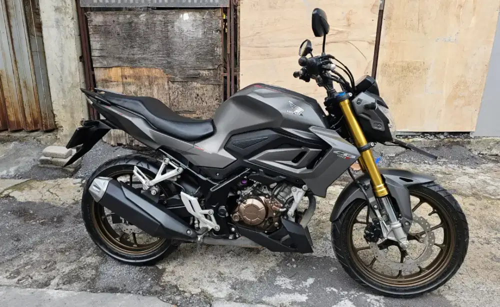 UD ENY MOTOR- HONDA CB150R TAHUN 2022 SEGEL