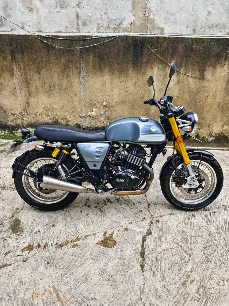 Moge Cleveland ace 250 twin 2 silinder rasa 4 like new jual cepat BU