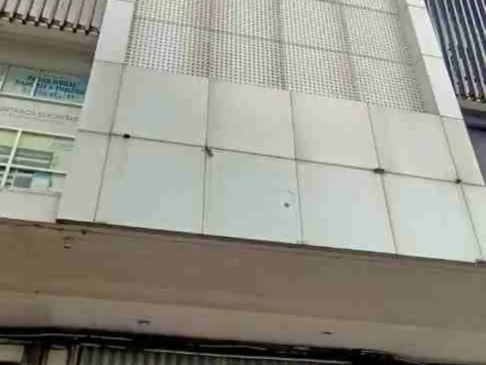 Sewa 2 Unit Ruko Icon 21 Merr, siap pakai, lokasi Nol Jalan Raya, sudah ada ruang kantor