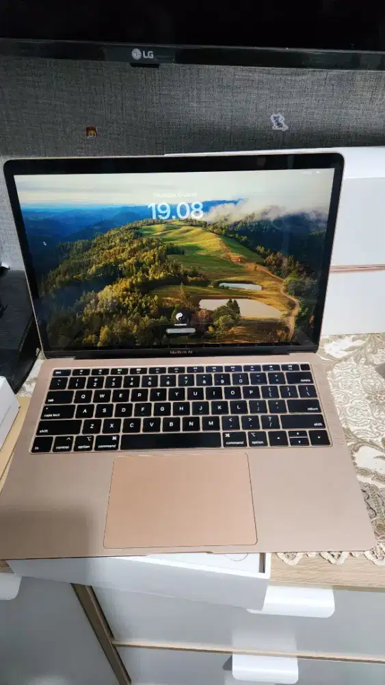 Macbook air m1 2019