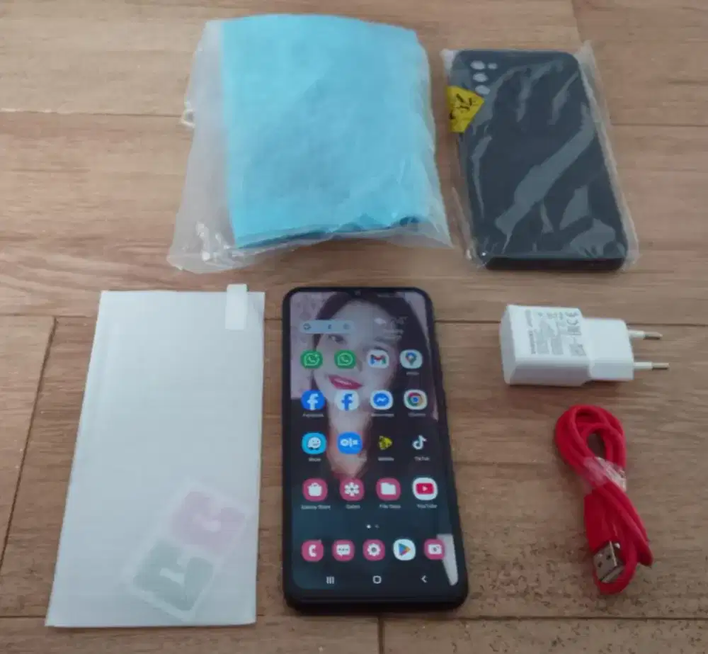 Samsung A02S ( 2023 )
Ram 8gb (4gb+4gb)
Rom 64gb
Black  Edition