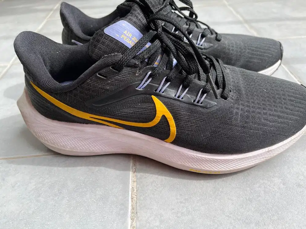 Nike Women's Air Zoom Pegasus 39 | Ukuran 36.5