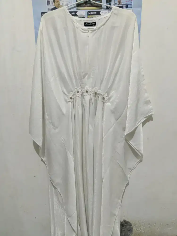 Kaftan wanita satin
