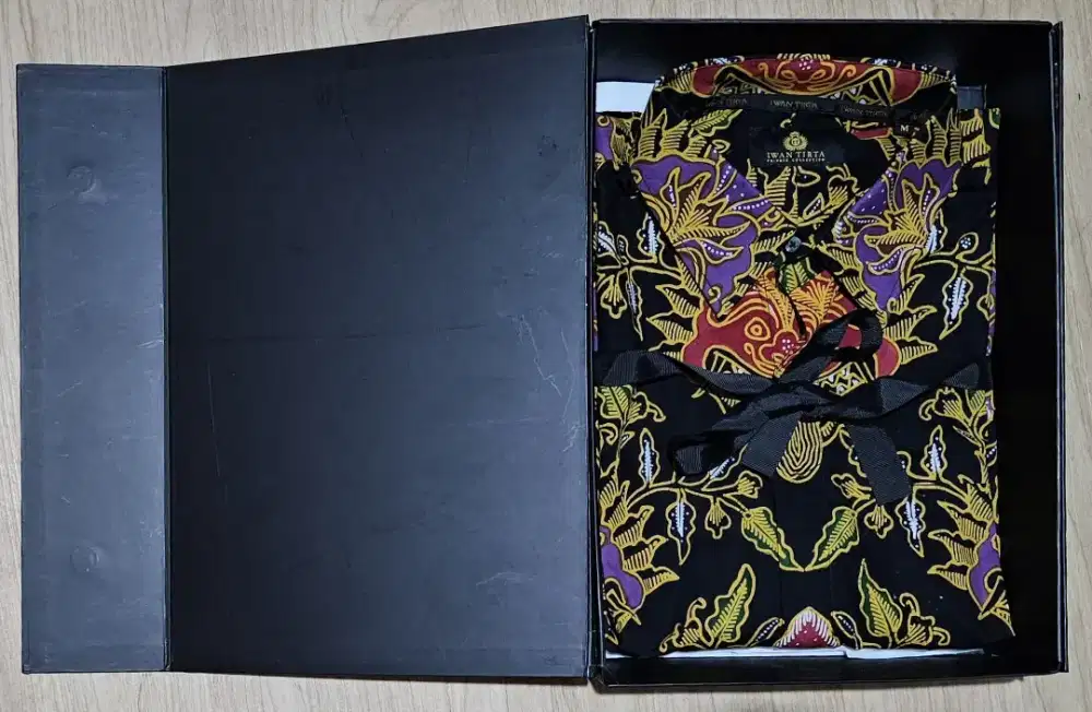 Baju Batik Iwan Tirta
