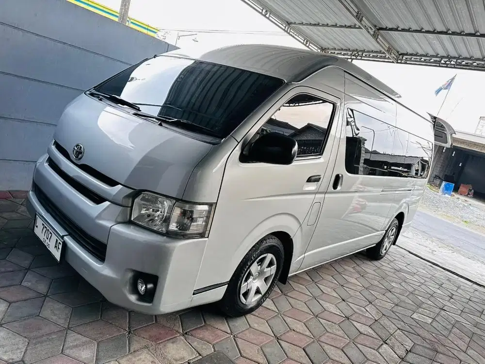 Hiace 2016 commuter silver haice comuter haies computer