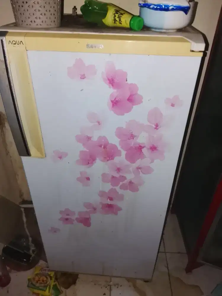 Kulkas bekas merk sanyo