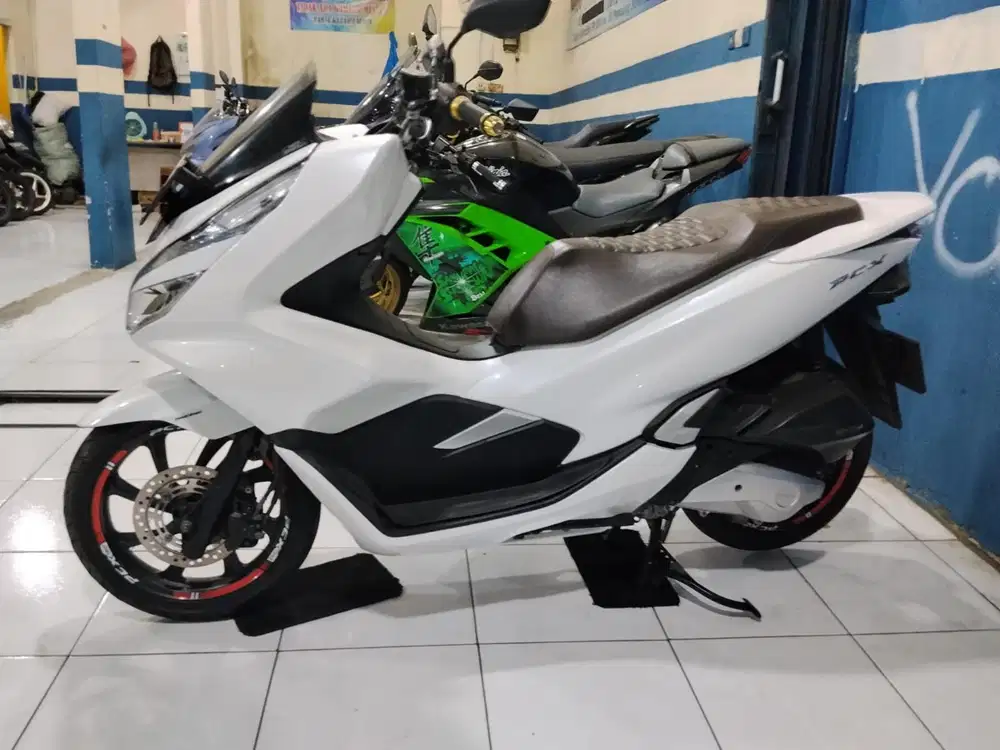 jual cepat Honda pcx 150cc 2018 kondisi gres