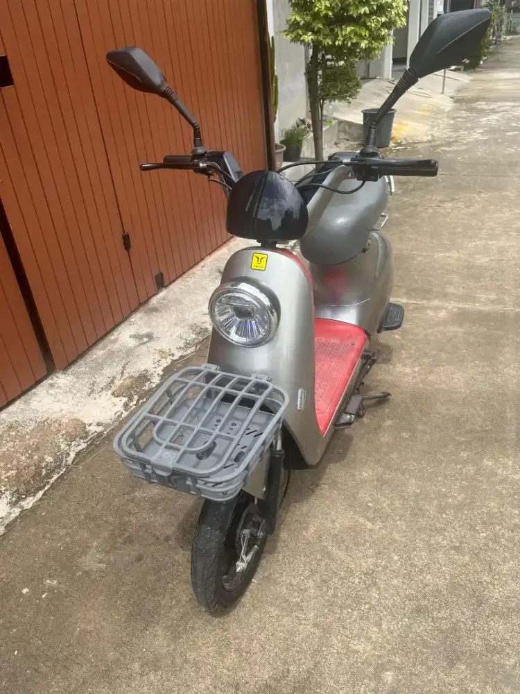 Sepeda Listrik Uwinfly r8s mulus