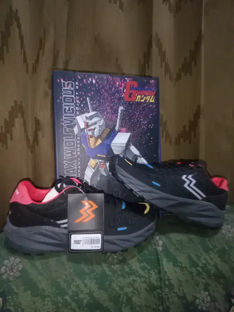 GEOFF MAX WOLF VICIOUS X GUNDAM RX-78-2