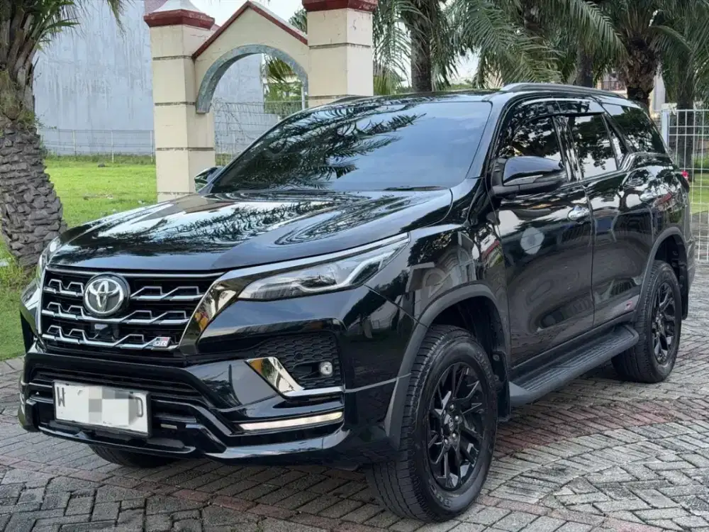 Toyota Fortuner VRZ GR 2023 Matic Hitam Favorit