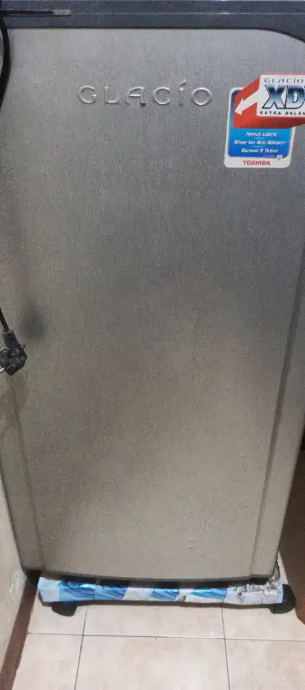 Sale Kulkas Toshiba second