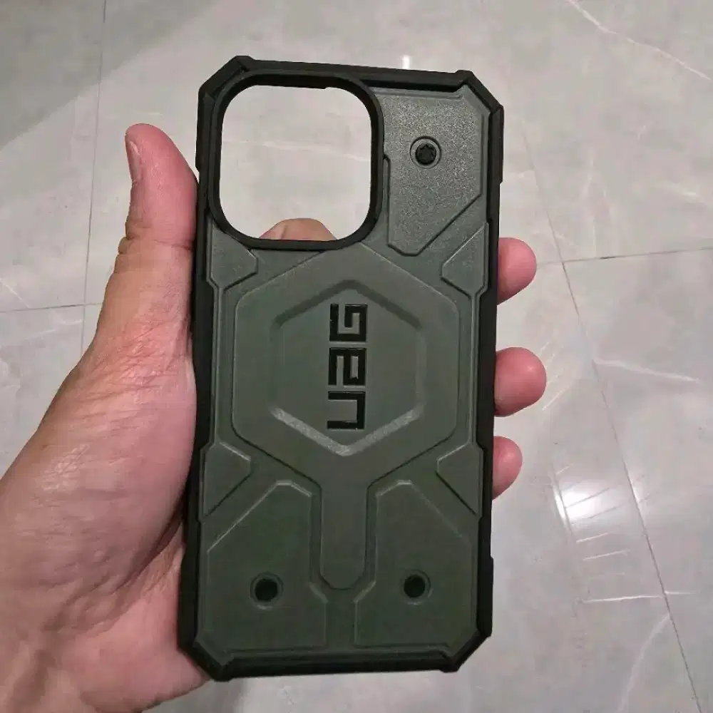 Casing iphone 13 pro UAG pathfinder green army