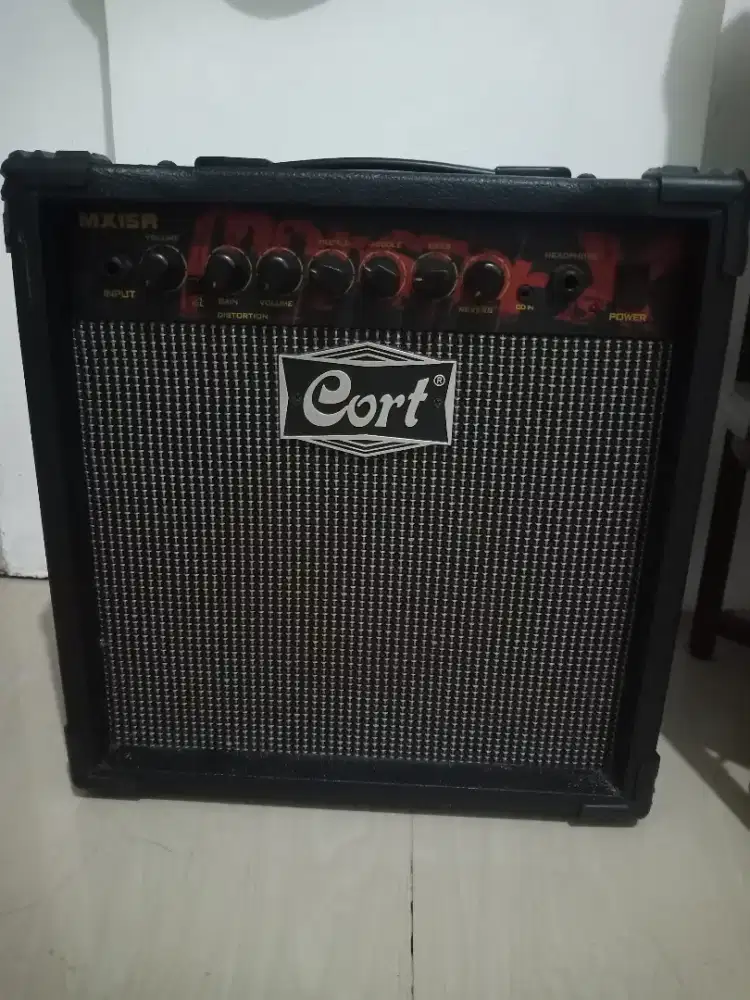 Amplifier cort mx15r