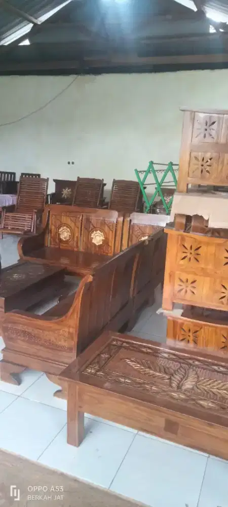 Silahkan kursi tamu kayu jati nya