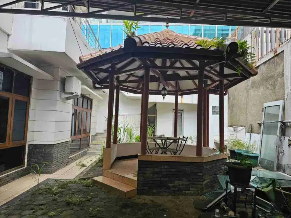 JUAL RUANG USAHA DAN RUMAH DI MAINROAD SURYA SUMANTRI TERSEWA MCD