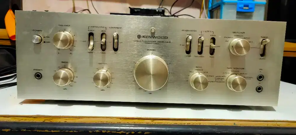 KENWOOD Audio Control Amplifier 700C ( Vintage )
