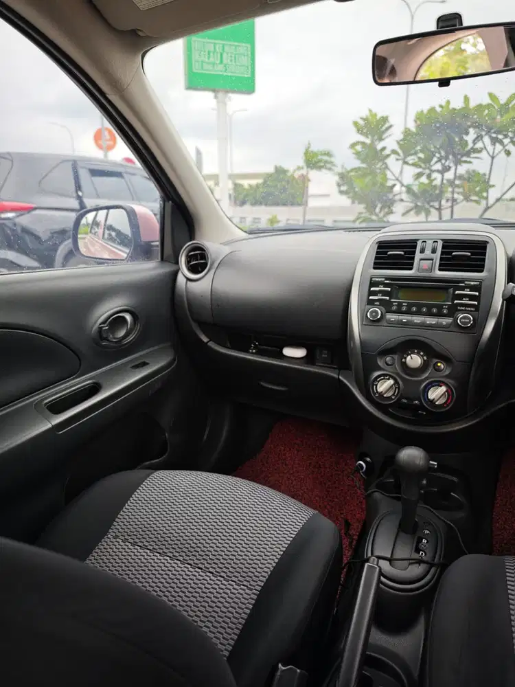 Nissan March 2013 Bensin