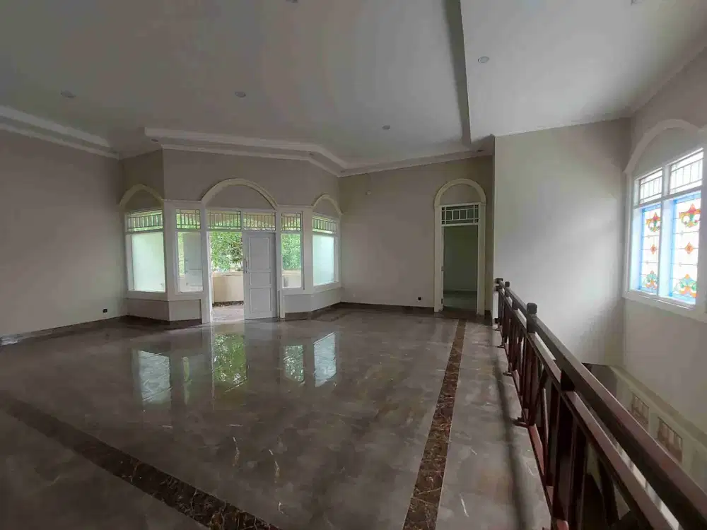 Rumah Besar dan Luas di Lebak Bulus bisa untuk kantor workshop atau gudang