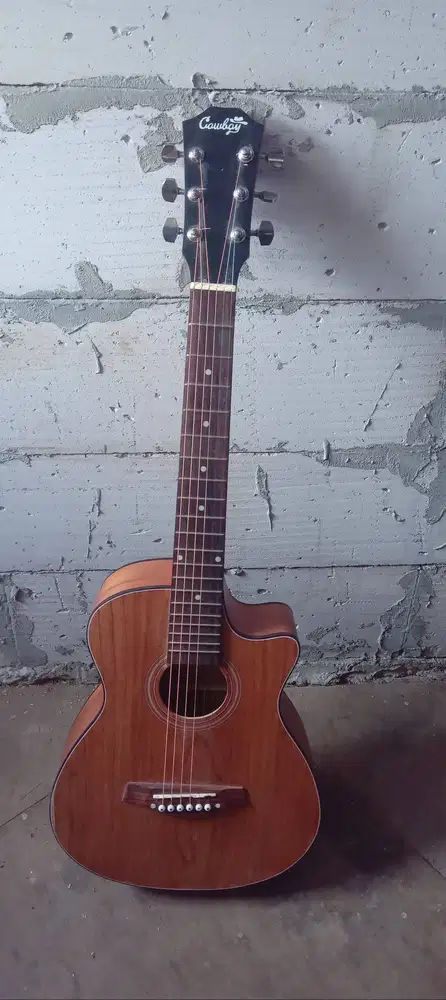 Merek cowboy GW 240-NS model acoustic